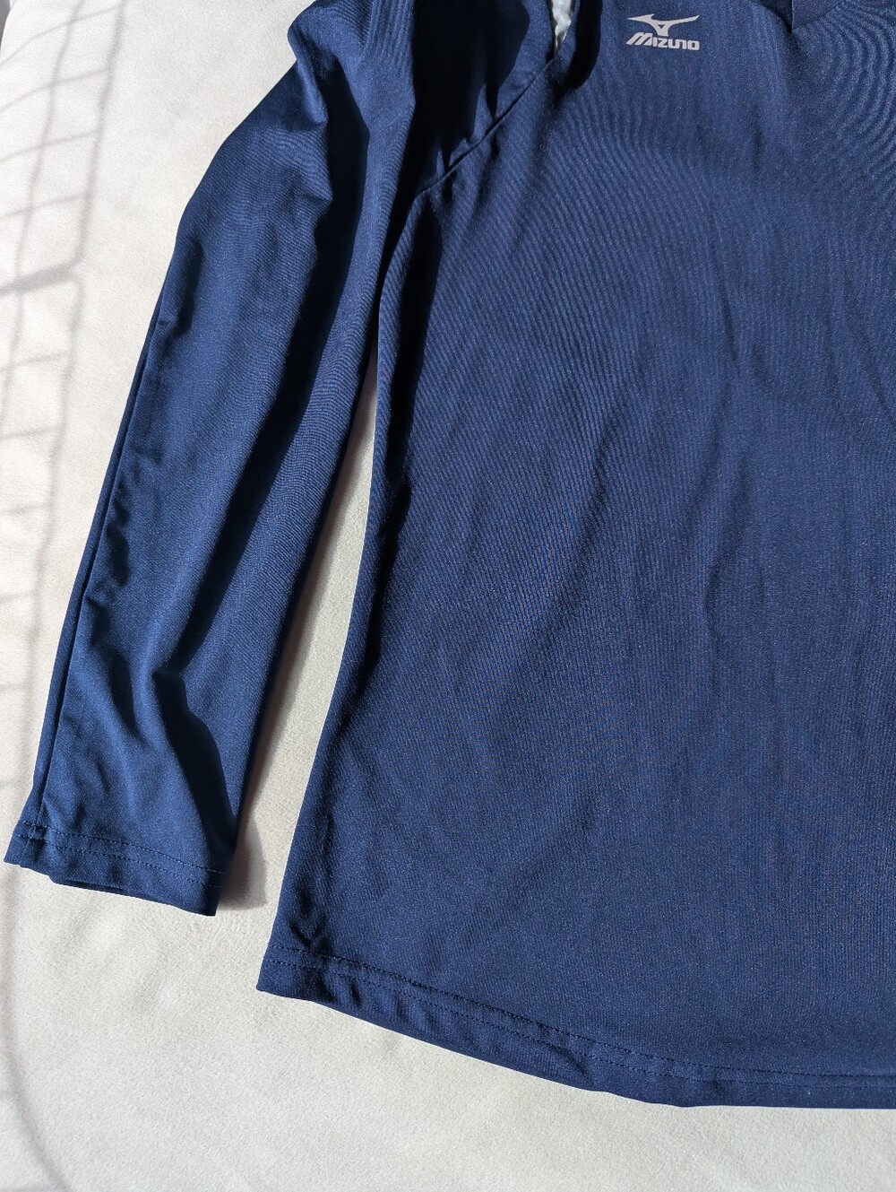Mizuno Women's Long Sleeve V-Neck Volleyball Jersey in Navy and White - Picture 7 of 15